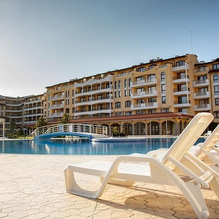 Sunny Apartment In A Complex With A Pool And Gym By Flаt Manаger Слънчев бряг Екстериор снимка