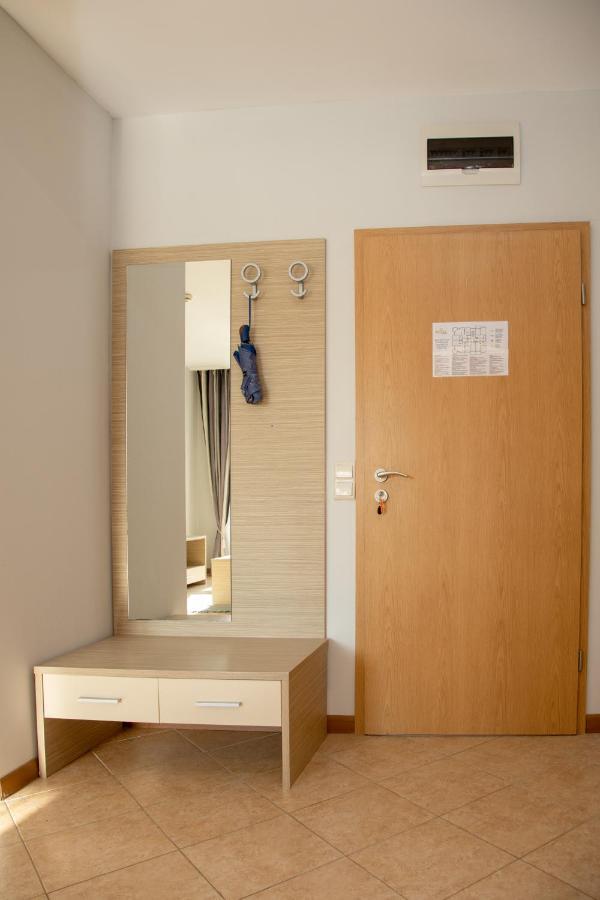 Sunny Apartment In A Complex With A Pool And Gym By Flаt Manаger Слънчев бряг Екстериор снимка